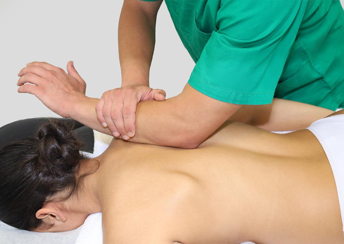Massaggio Decontratturante: cos’è, come si svolge e quali sono i benefici